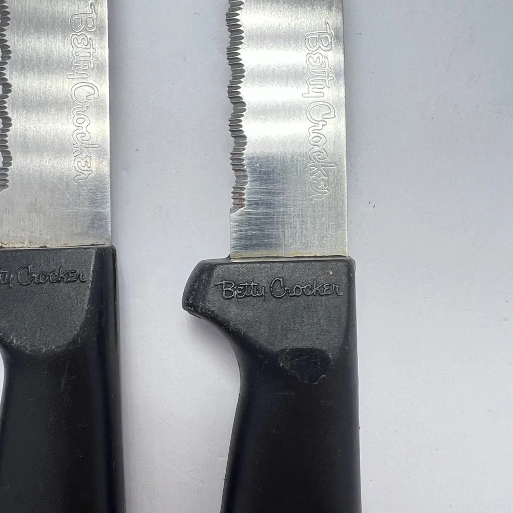 Set of 3 Betty Crocker Black Serrated Knives 9